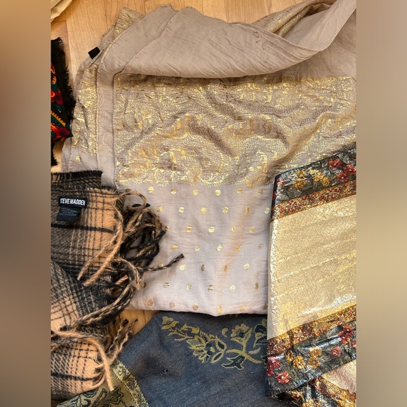 1️⃣3️⃣Lot of 13 Random Scarves-Varying Colors/Sizes/Brands/Materials/Conditions - Picture 10 of 17